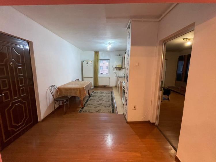 Apartament cu 3 camere semidecomandat în Florești — fotografia 3
