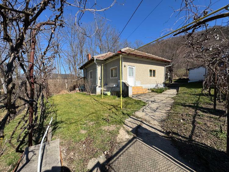 Casă cu 3 camere în Exterior Vest