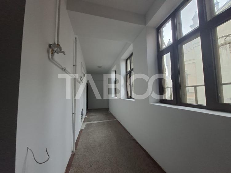Apartament cu 2 camere decomandat, mobilat în Central