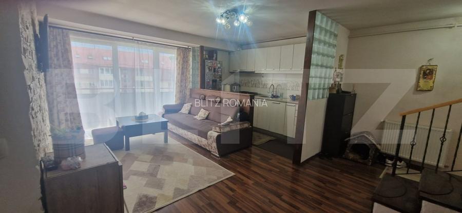 Apartament superb cu scara interioara