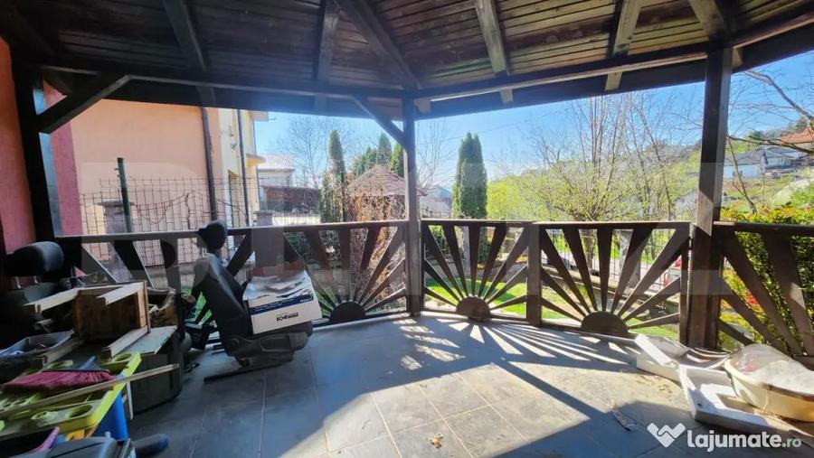 Casă cu 4 camere cu Teren 1232 Mp în Central