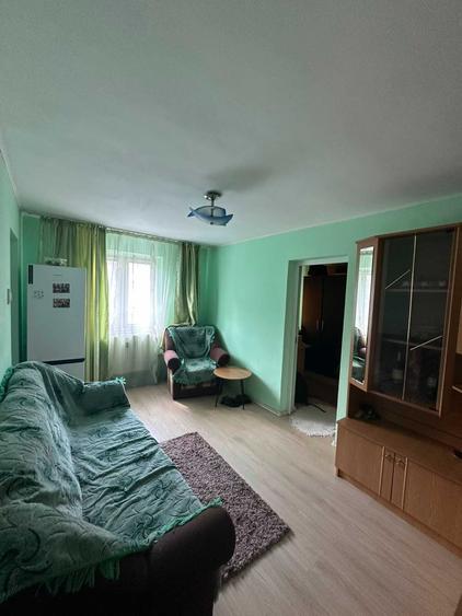 Apartament cu 2 camere semidecomandat în Petrișor