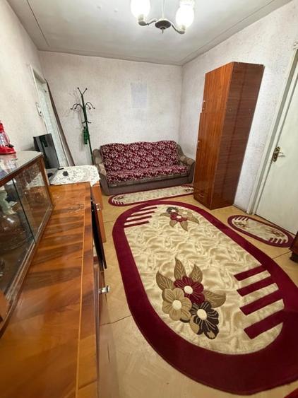 Apartament cu 2 camere semidecomandat, mobilat în Craiovița Nouă