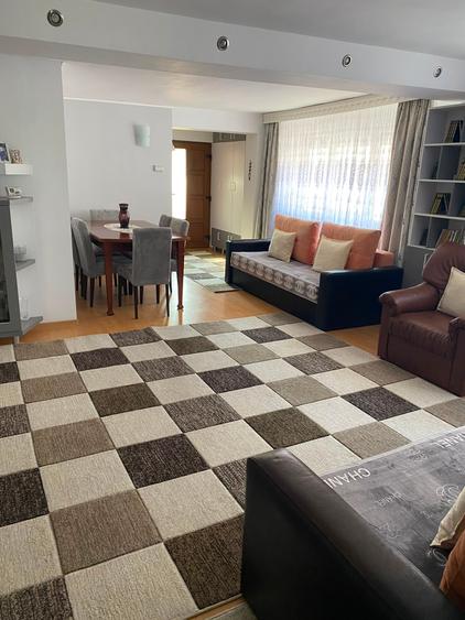 Casa 4 camere - Ovidiu - 130.000 euro negociabil (cod E11+E12) - 3
