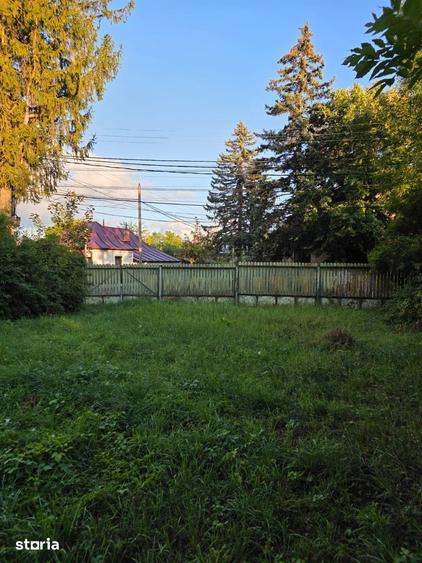 Teren de 2500 mp, în Central