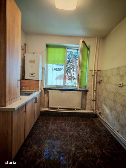 Spațiu comercial, de 51 mp, în Calea Severinului