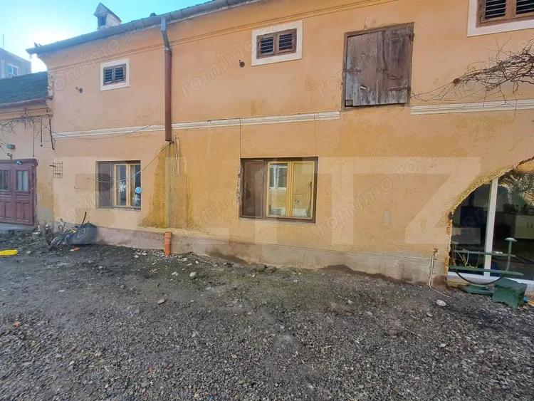 Casă cu Teren 1345 Mp în Central