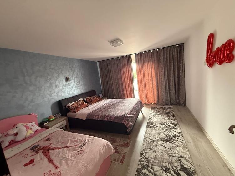 Casă individuală cu 3 camere cu Canalizare în Central