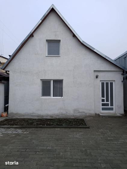 Casă cu 4 camere cu Teren 173 Mp în Călărași