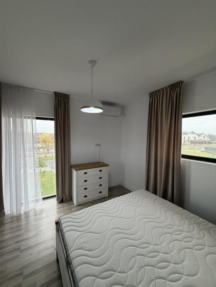 Casă individuală cu 3 camere decomandat cu Canalizare în Tunari