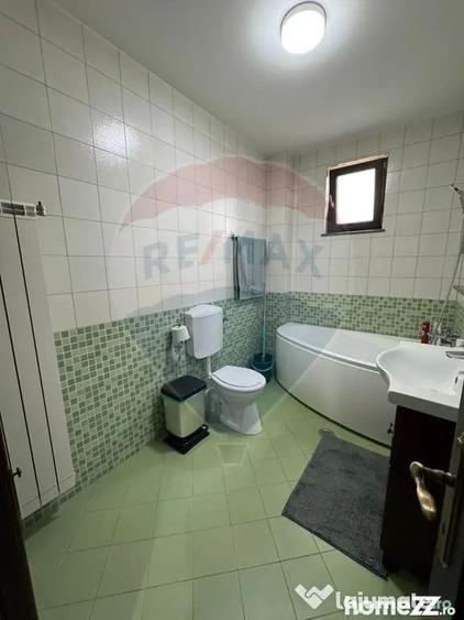 Casă cu 5 camere cu Teren 1268 Mp în Nord
