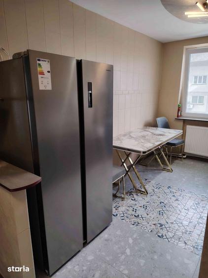Apartament cu 4 camere decomandat în Central
