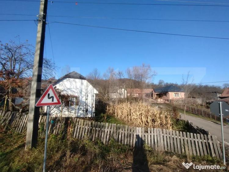 Casa 2 camere 70mp,+teren intravilan 1646 mp,zona Comunei Si - 2
