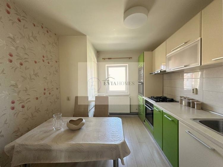 Apartament cu 4 camere decomandat, mobilat în Plopilor