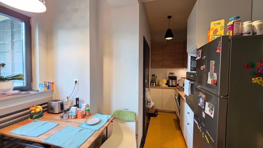 Apartament cu 3 camere semidecomandat în Cișmigiu