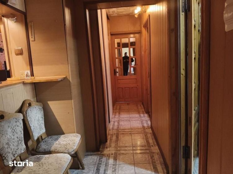 Apartament cu 4 camere decomandat în Viziru 3