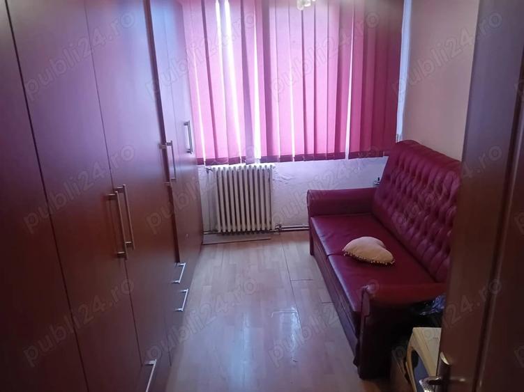 Apartament cu 4 camere decomandat în Dărmănești