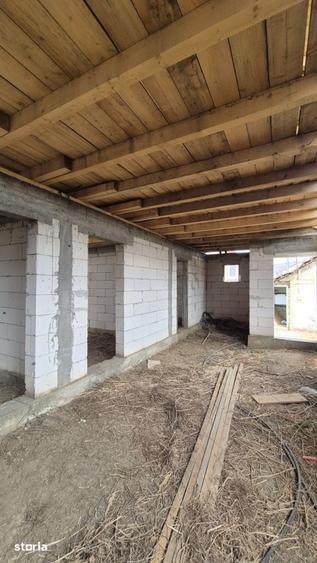Casă cu 4 camere cu Teren 976 Mp în Lumina