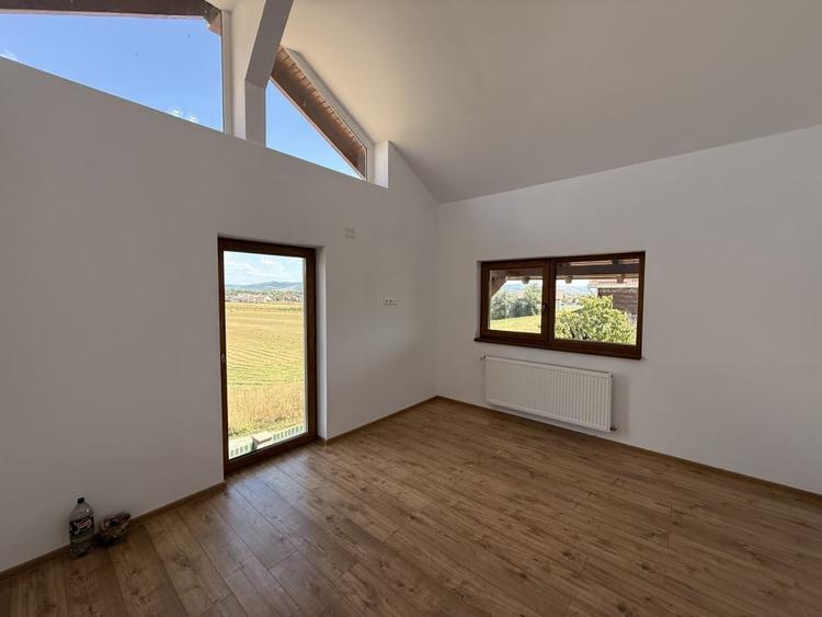 Casă individuală cu 4 camere cu Teren 460 Mp în Micești