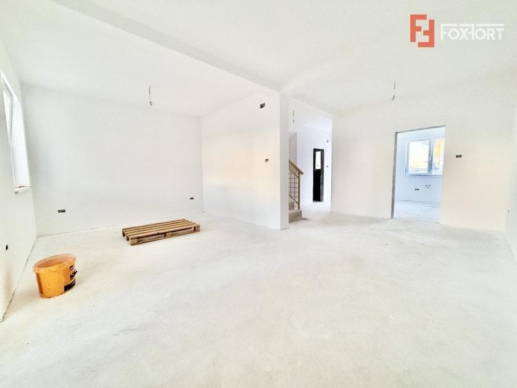 Duplex cu 4 camere cu Canalizare în Moșnița Veche