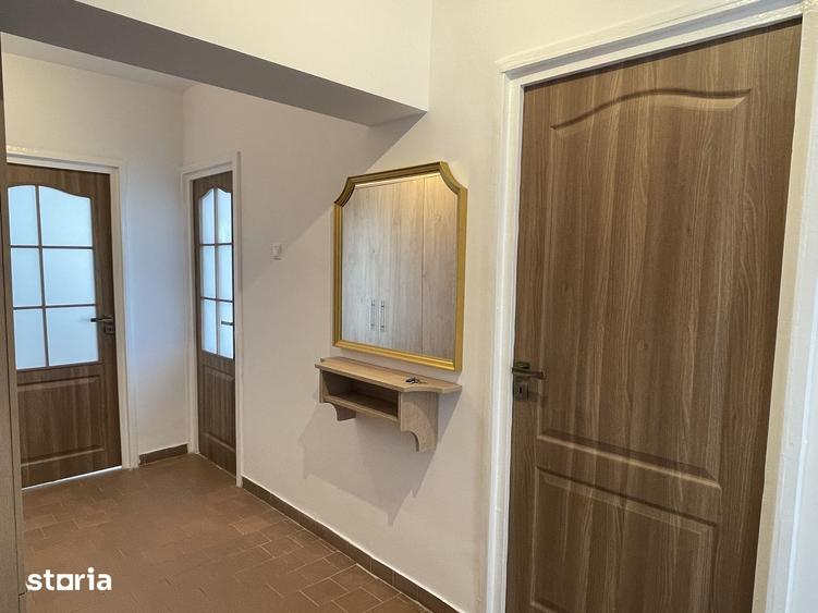 Apartament cu 3 camere decomandat în Grivița