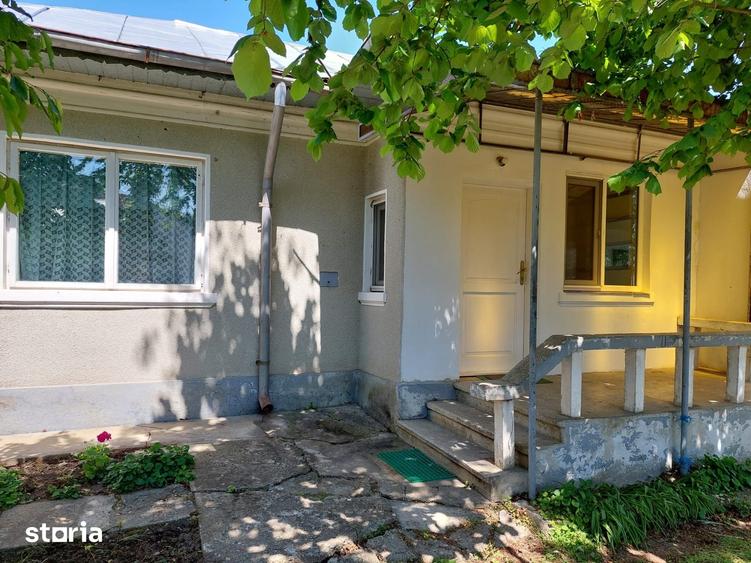 Casă cu 2 camere cu Teren 616 Mp în Drăgășani