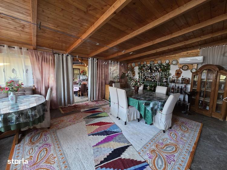 Casă cu 5 camere cu Teren 443 Mp în Central