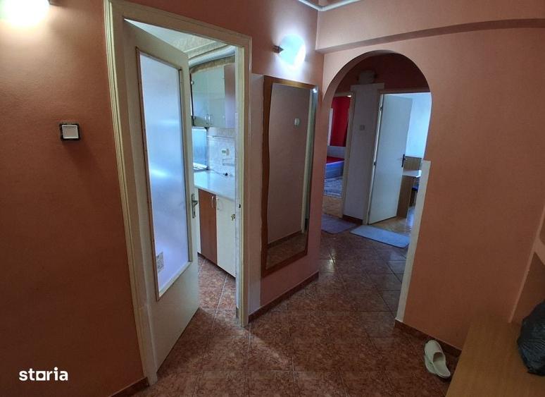 Apartament cu 3 camere decomandat în Păcurari