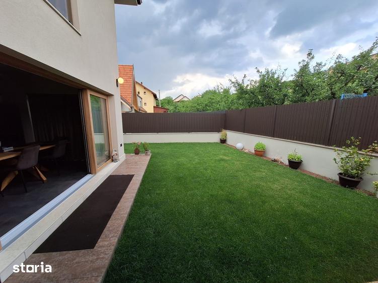 Casa cu finisaje ?i dotari premium - 1