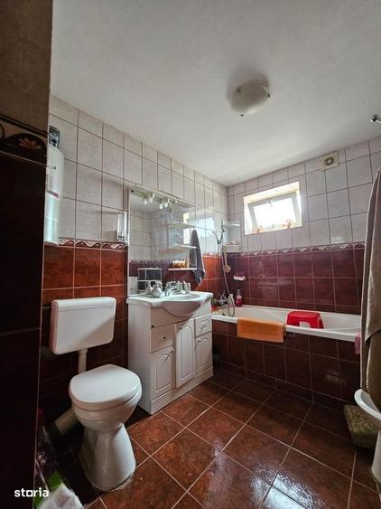 Casă cu 3 camere în Central