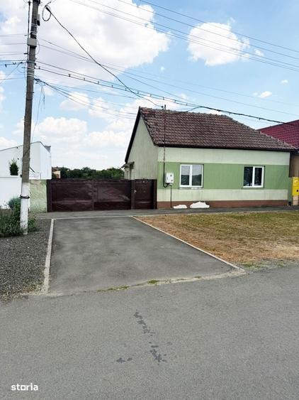 Casă cu 4 camere în Aradul Nou