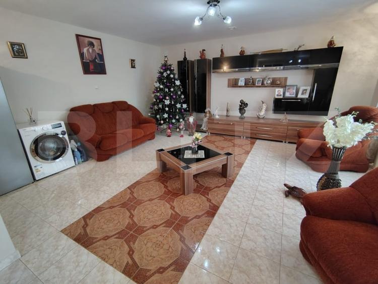 Casă individuală cu 7 camere cu Piscina în Mihai Viteazu