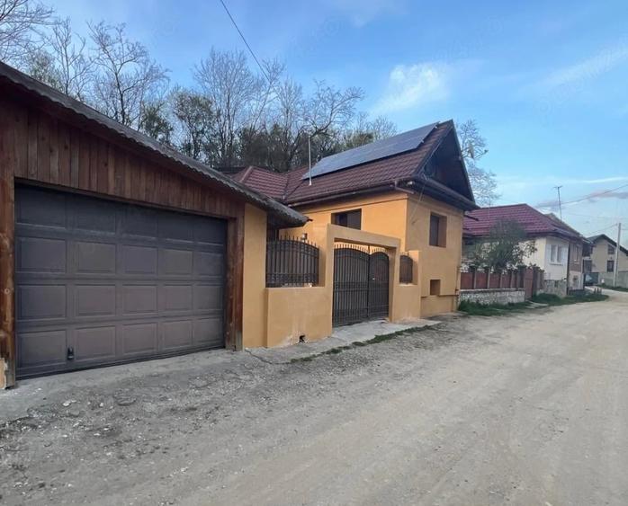 Casă cu 4 camere cu Teren 150 Mp în Central