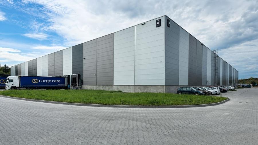 Spațiu industrial, de 113,813 mp, în Exterior Est