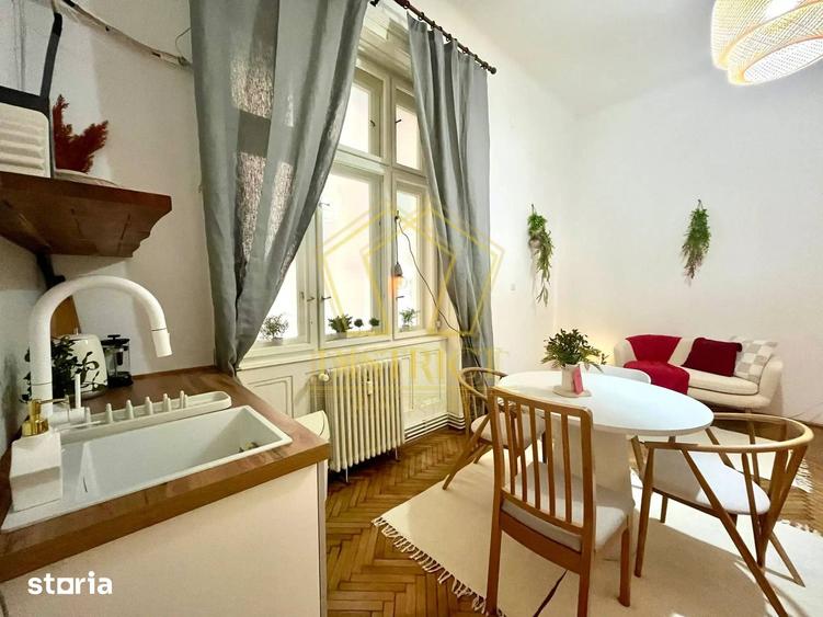 Apartament cu 3 camere în P-ța Victoriei