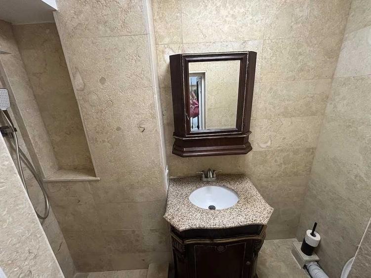 Casă cu 4 camere în Delfinariu