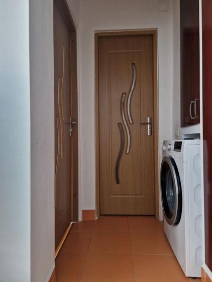 Apartament cu 2 camere semidecomandat în Hunedoara