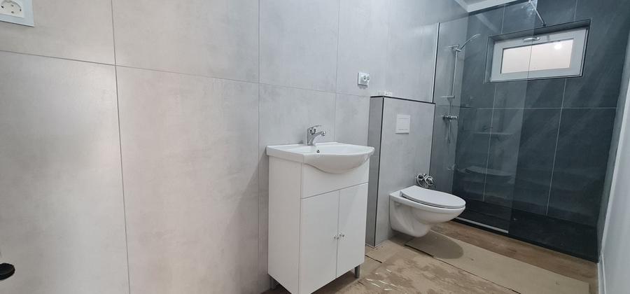 Casă individuală cu 4 camere cu Canalizare în Tărlungeni