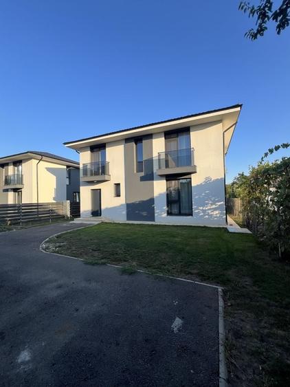 Casă cu 4 camere cu Teren 350 Mp în Central