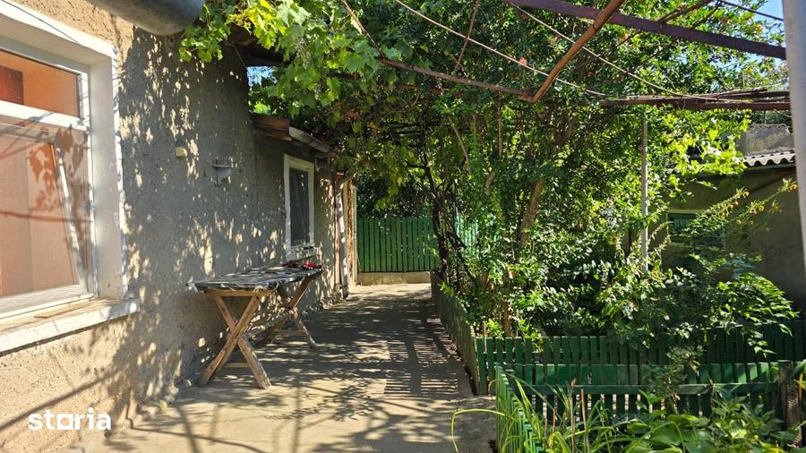 Casă cu 5 camere cu Teren 2200 Mp în Tuzla