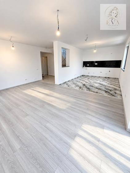 Casă cu 5 camere cu Teren 400 Mp în Domnești