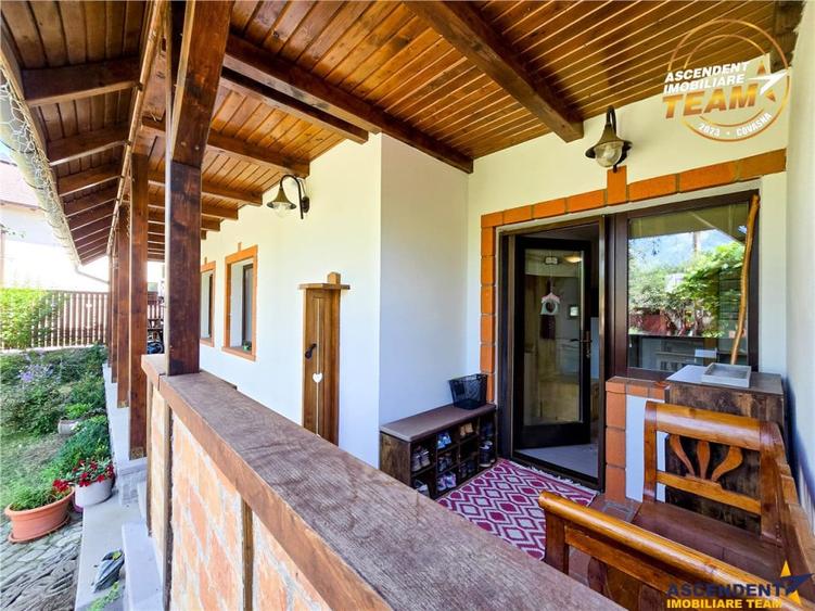 Casă cu 7 camere cu Teren 418 Mp în Central