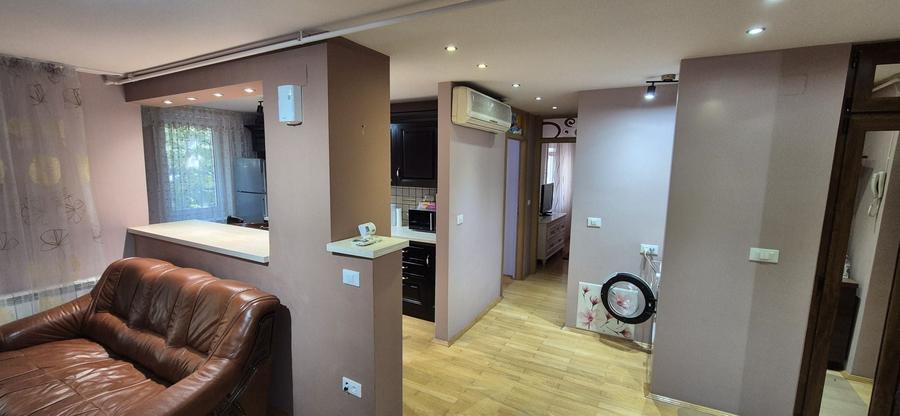 Apartament cu 3 camere decomandat în Năvodari Tabără