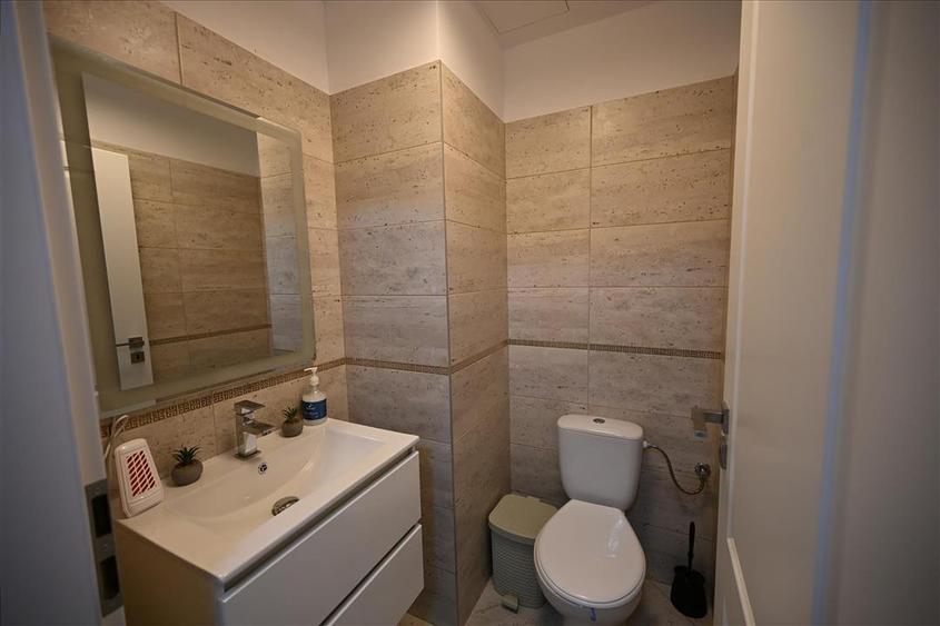 Apartament cu 3 camere decomandat, mobilat în Ultracentral