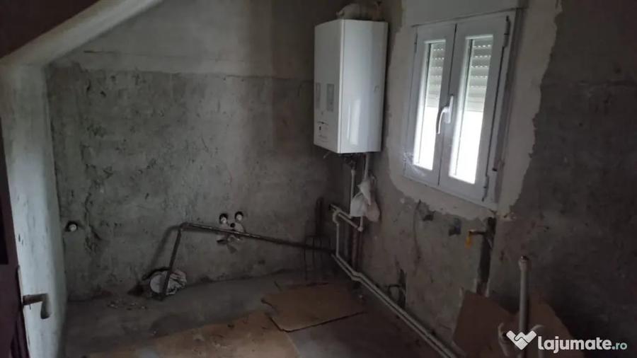 Casă cu 12 camere cu Teren 1300 Mp în Brestei