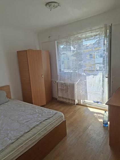 Apartament cu 4 camere decomandat în 1 Mai