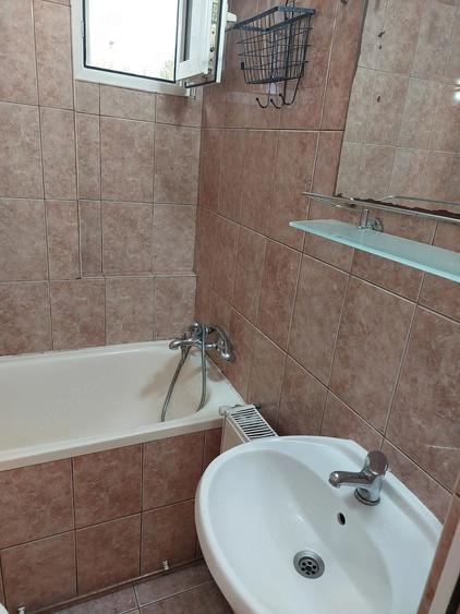 Garsonieră decomandată în Soarelui