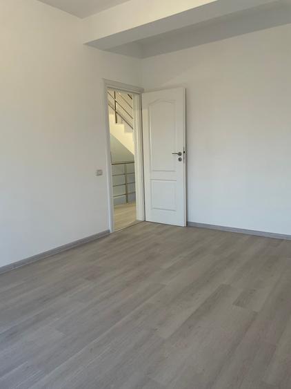 Duplex cu 4 camere cu Canalizare în Cornetu