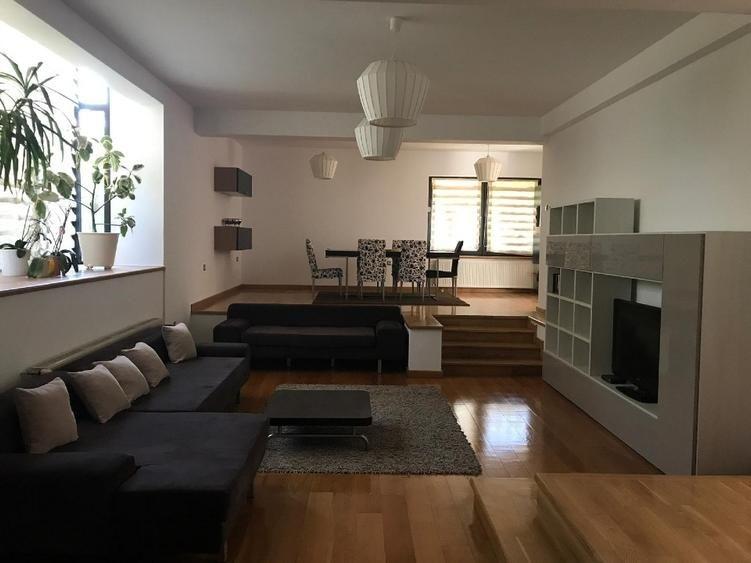 Casă cu 5 camere cu Canalizare în Pipera