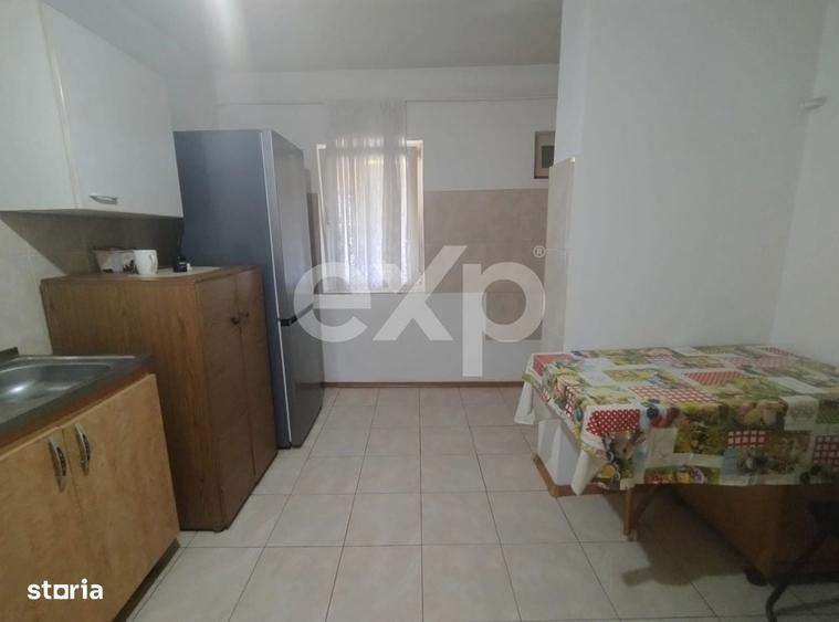 Apartament cu 3 camere decomandat, mobilat în Prundu